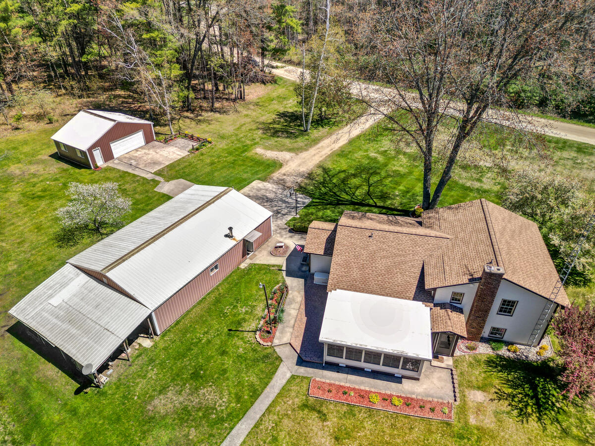 10343 N Walnut Avenue Property Photo 10