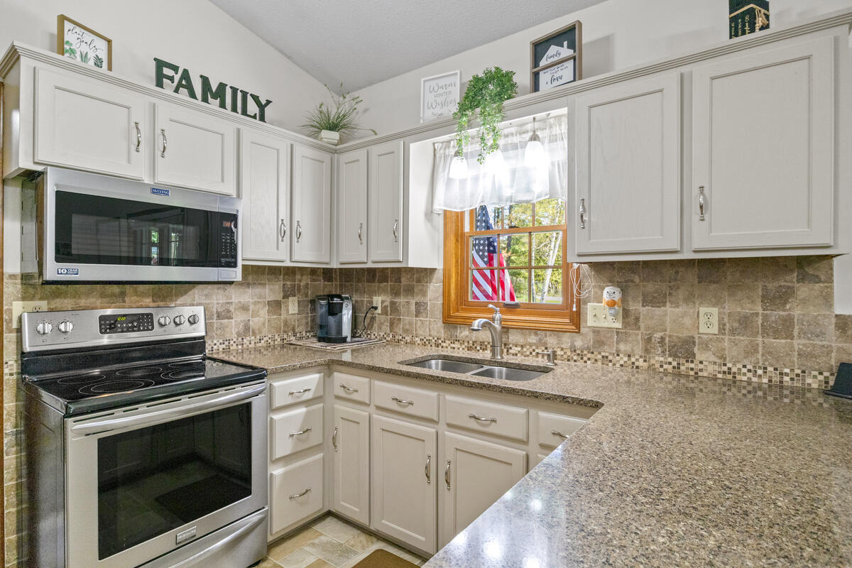 10343 N Walnut Avenue Property Photo 15
