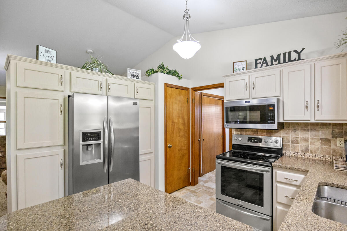 10343 N Walnut Avenue Property Photo 16