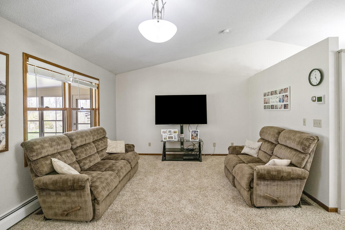 10343 N Walnut Avenue Property Photo 17