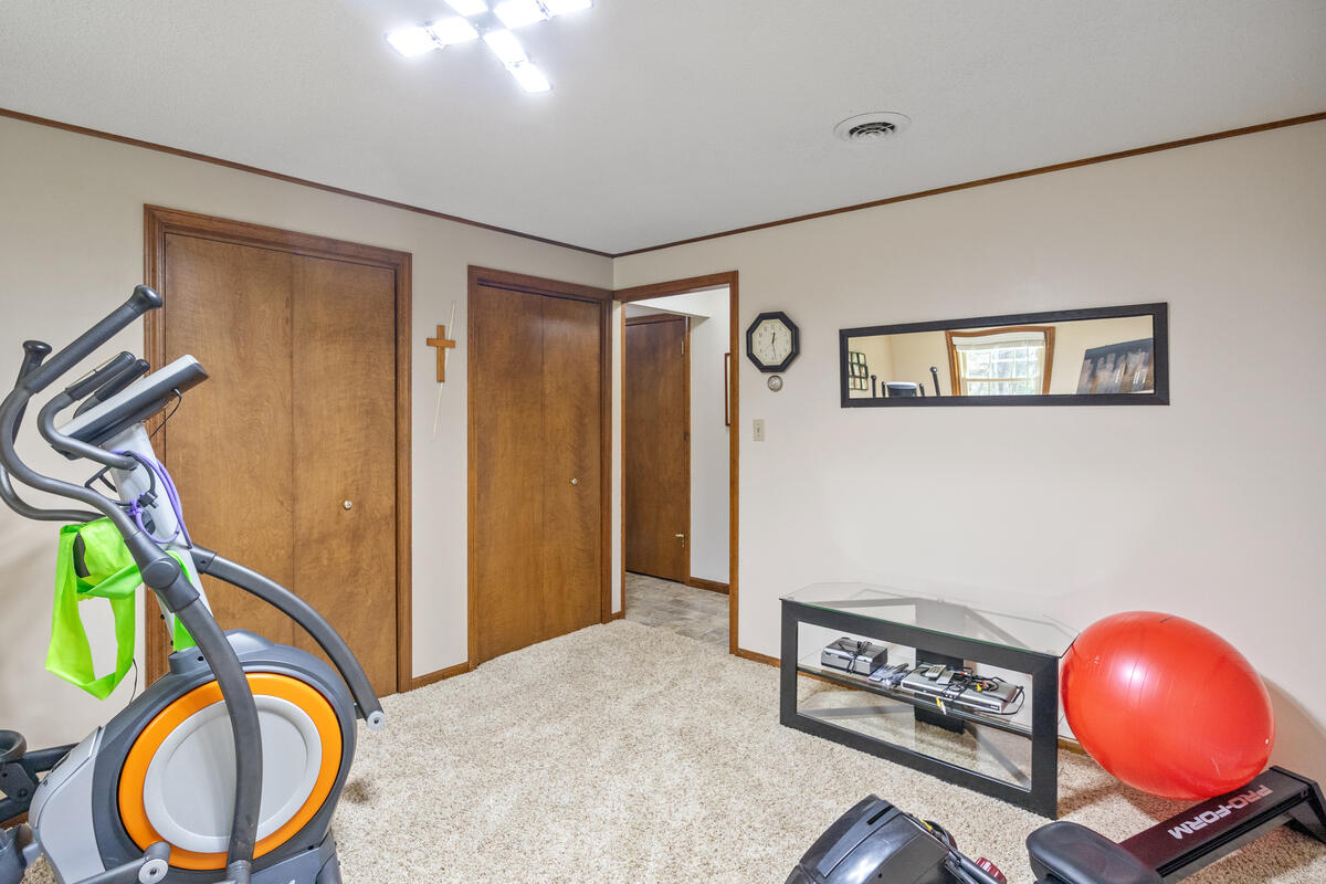 10343 N Walnut Avenue Property Photo 24