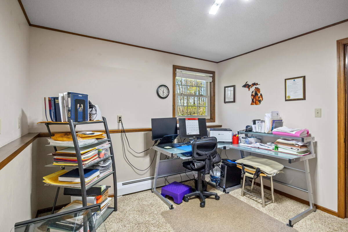 10343 N Walnut Avenue Property Photo 25