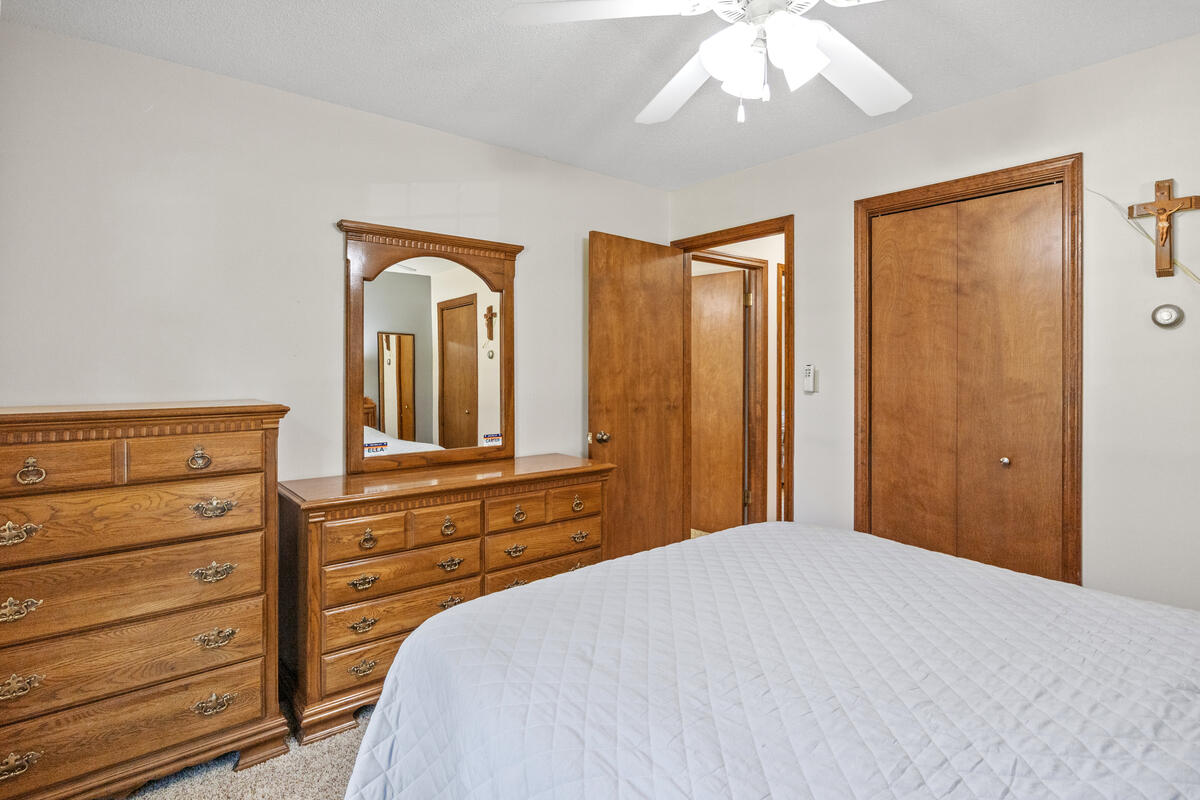 10343 N Walnut Avenue Property Photo 33