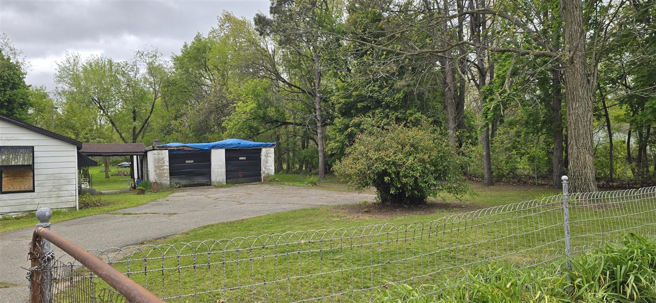 17881 S River Road Property Photo 2