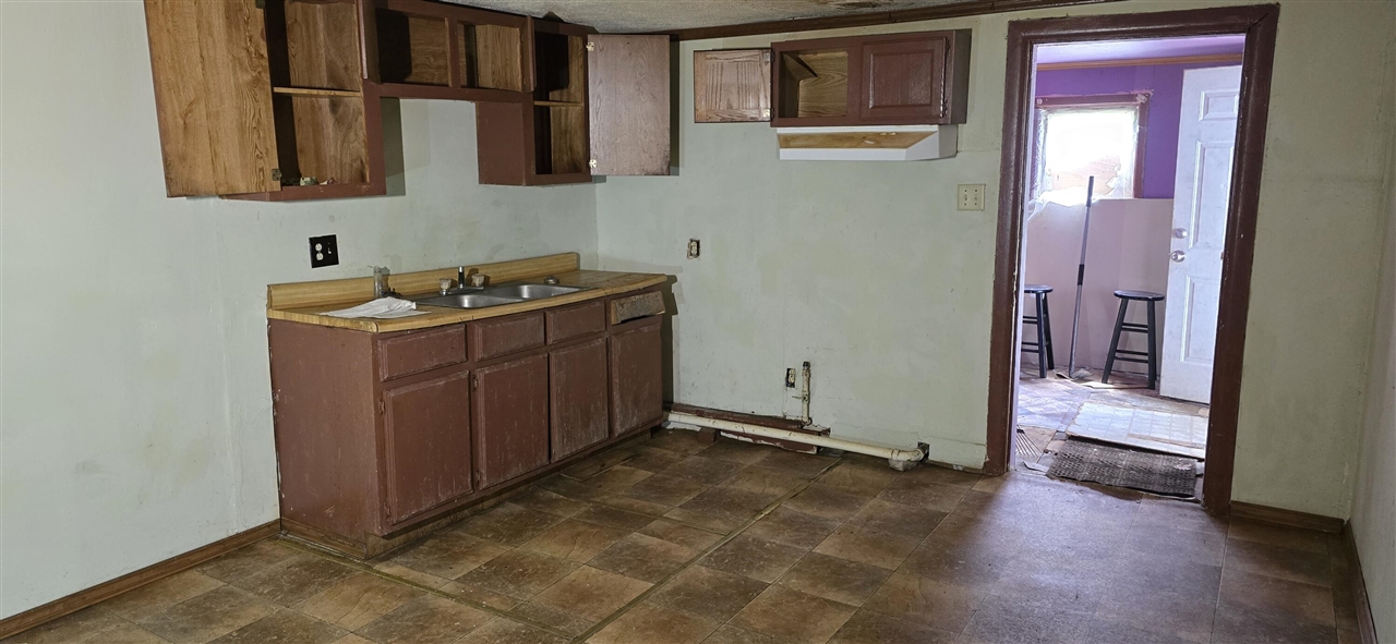 17881 S River Road Property Photo 10