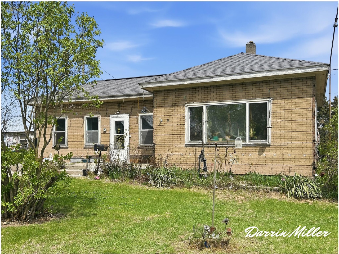 11460 5 Mile Road Property Photo 1