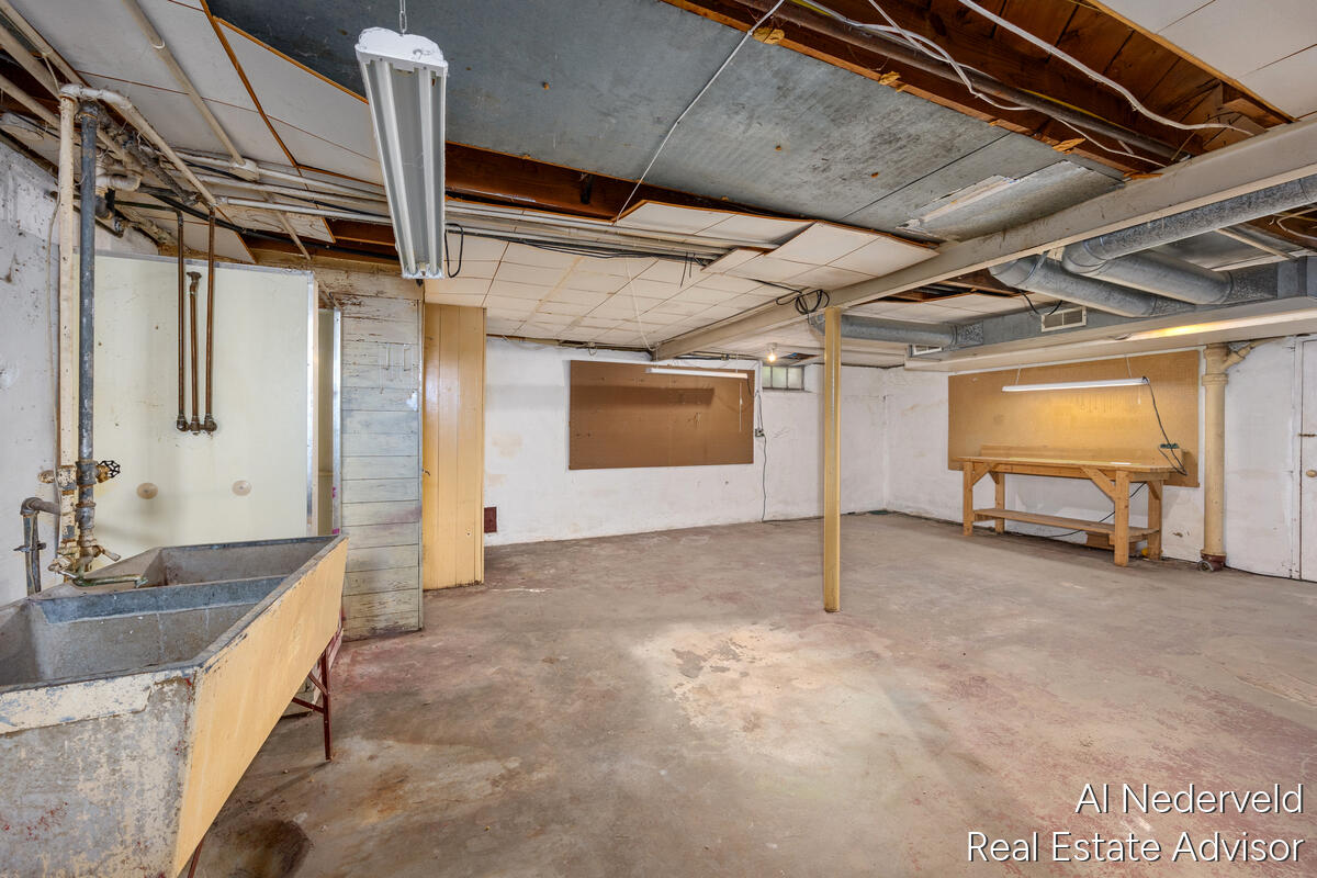 2457 Godwin Avenue Property Photo 29