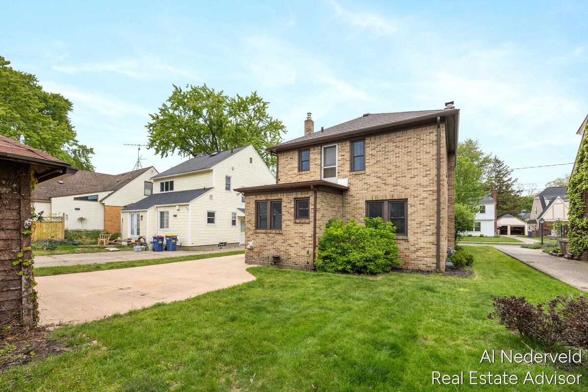 2457 Godwin Avenue Property Photo 32