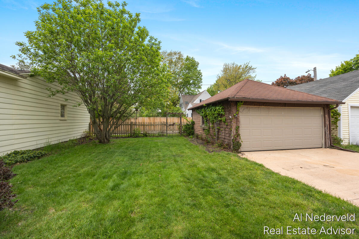2457 Godwin Avenue Property Photo 33