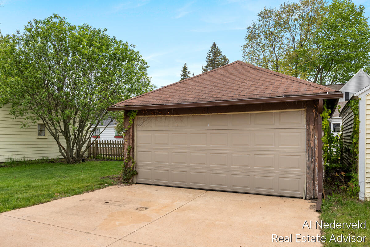 2457 Godwin Avenue Property Photo 34