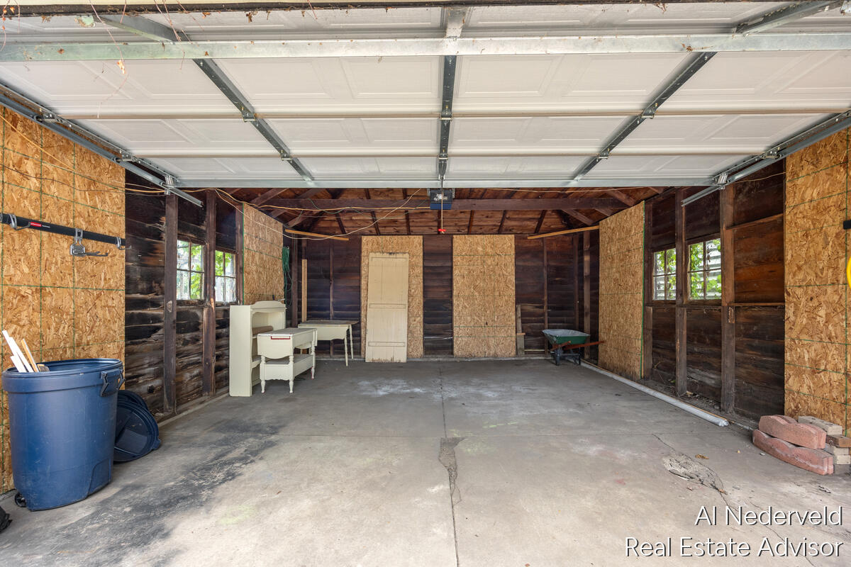 2457 Godwin Avenue Property Photo 35