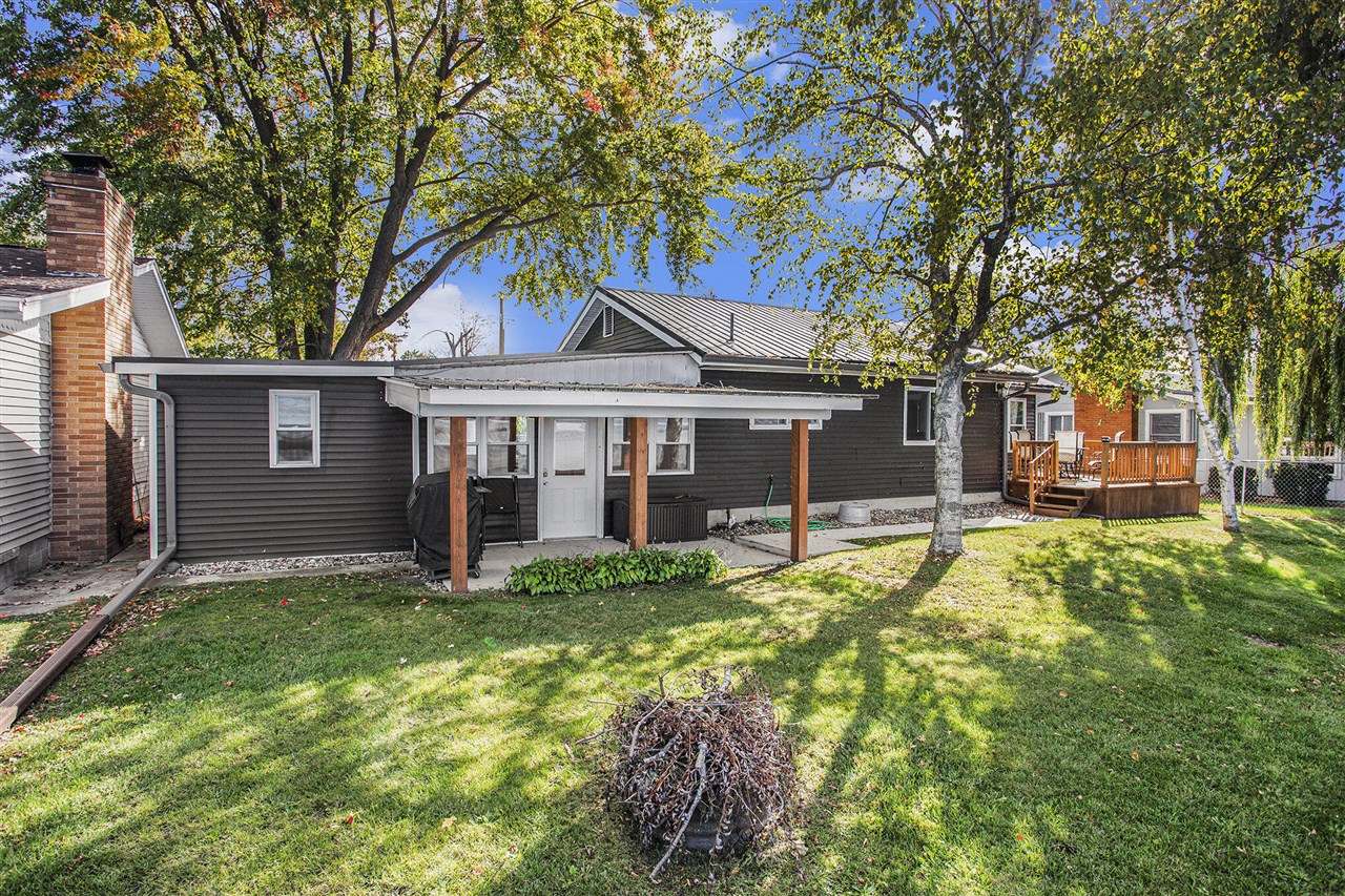 6867 Debralyn Drive Property Photo 1
