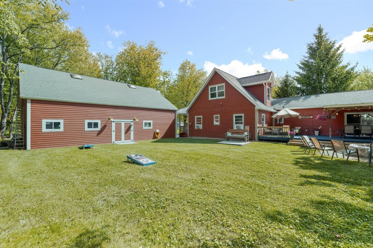 61258 Quinnesec Road Property Photo 4