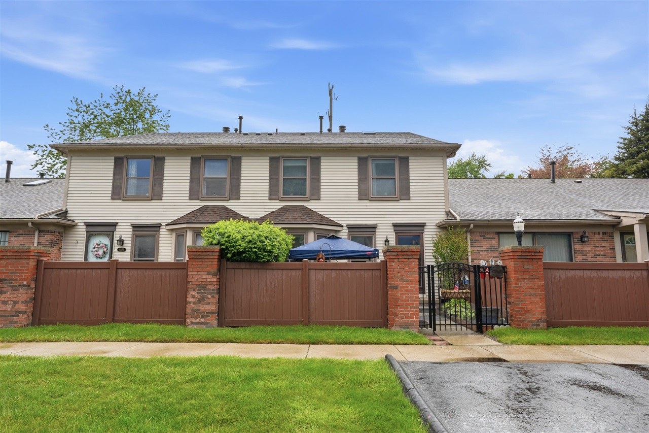41379 Southwind Drive Property Photo 1