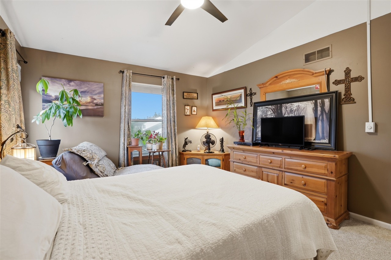 41379 Southwind Drive Property Photo 18