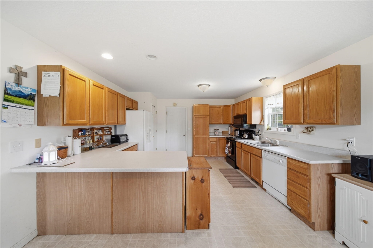3427 Leeomi Drive Property Photo 5