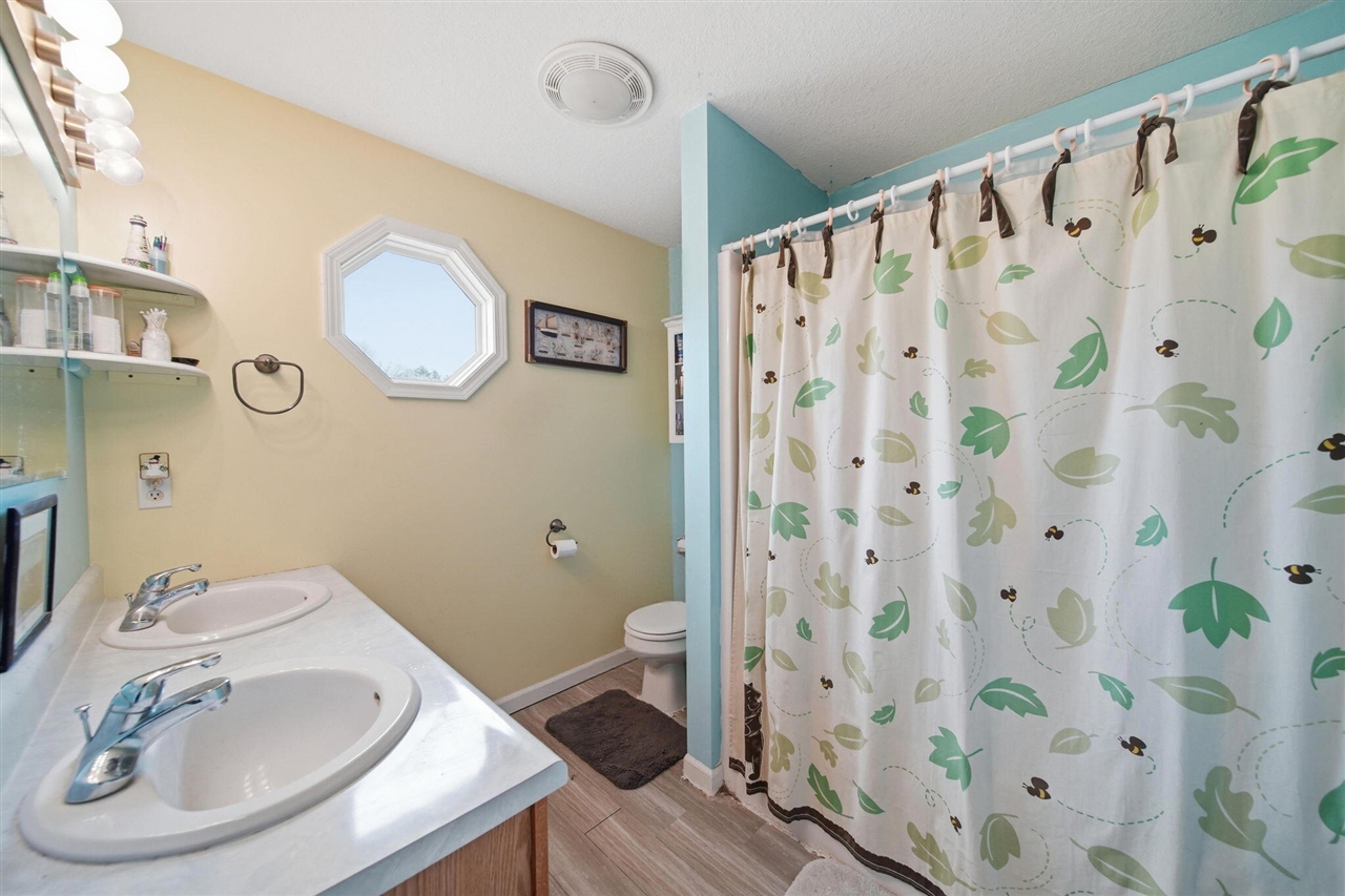 3427 Leeomi Drive Property Photo 8