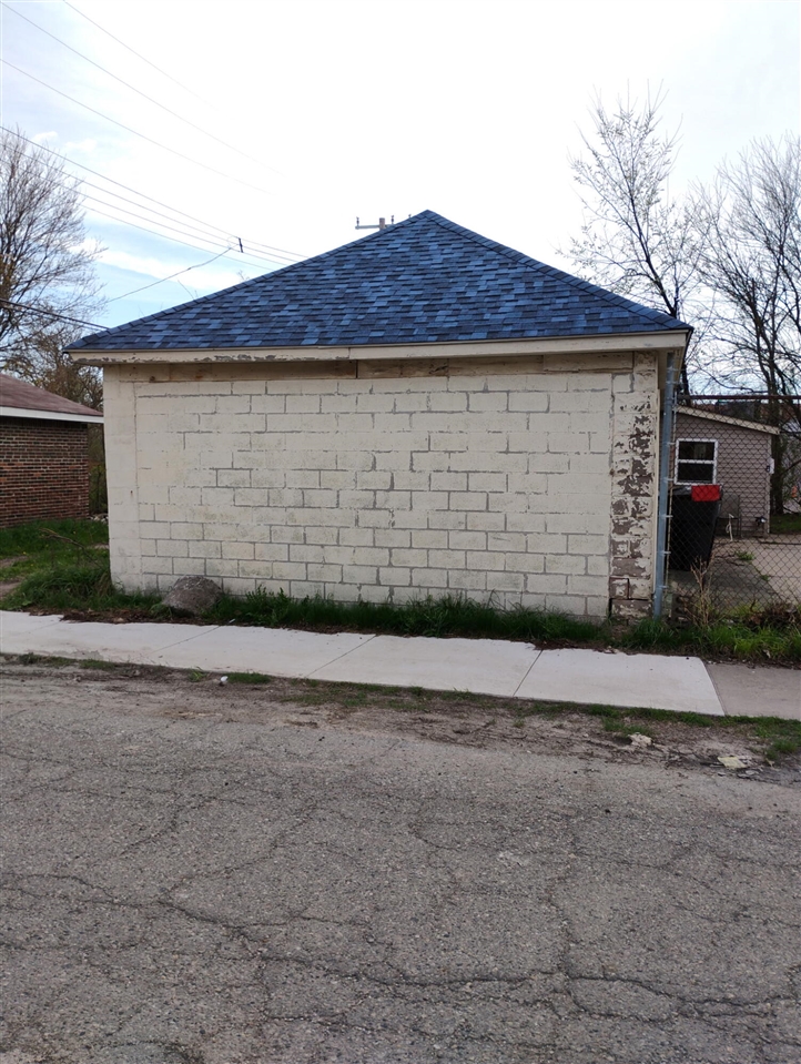 2201 S Fort Street Property Photo 1