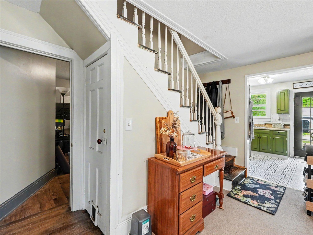 576 S Main Street Property Photo 4
