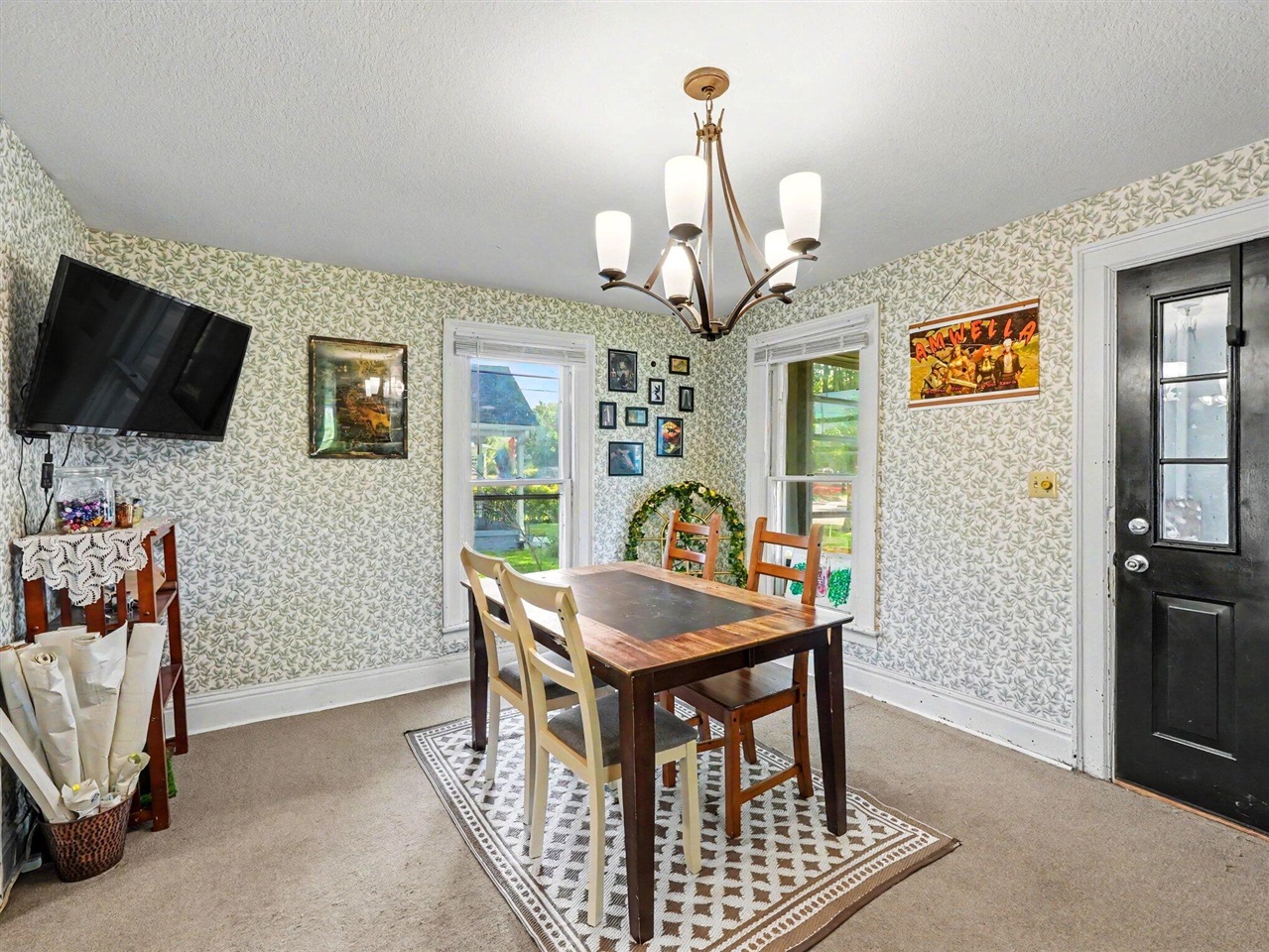 576 S Main Street Property Photo 11