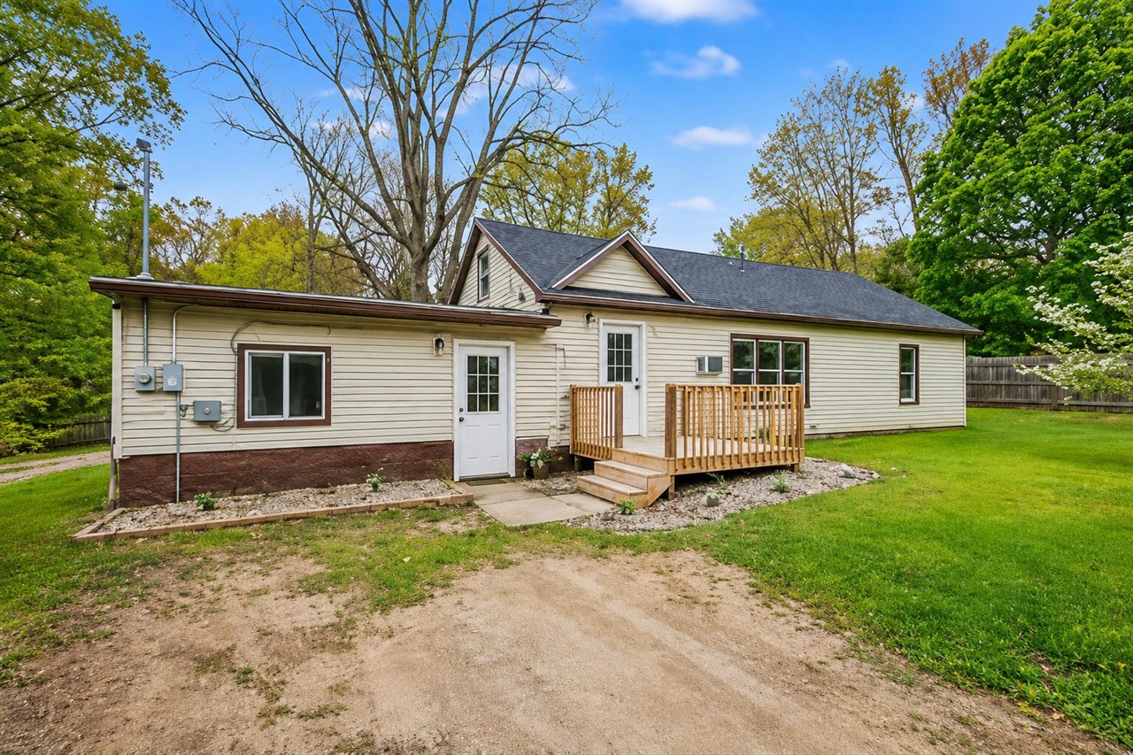 659 Academy Street Property Photo 1