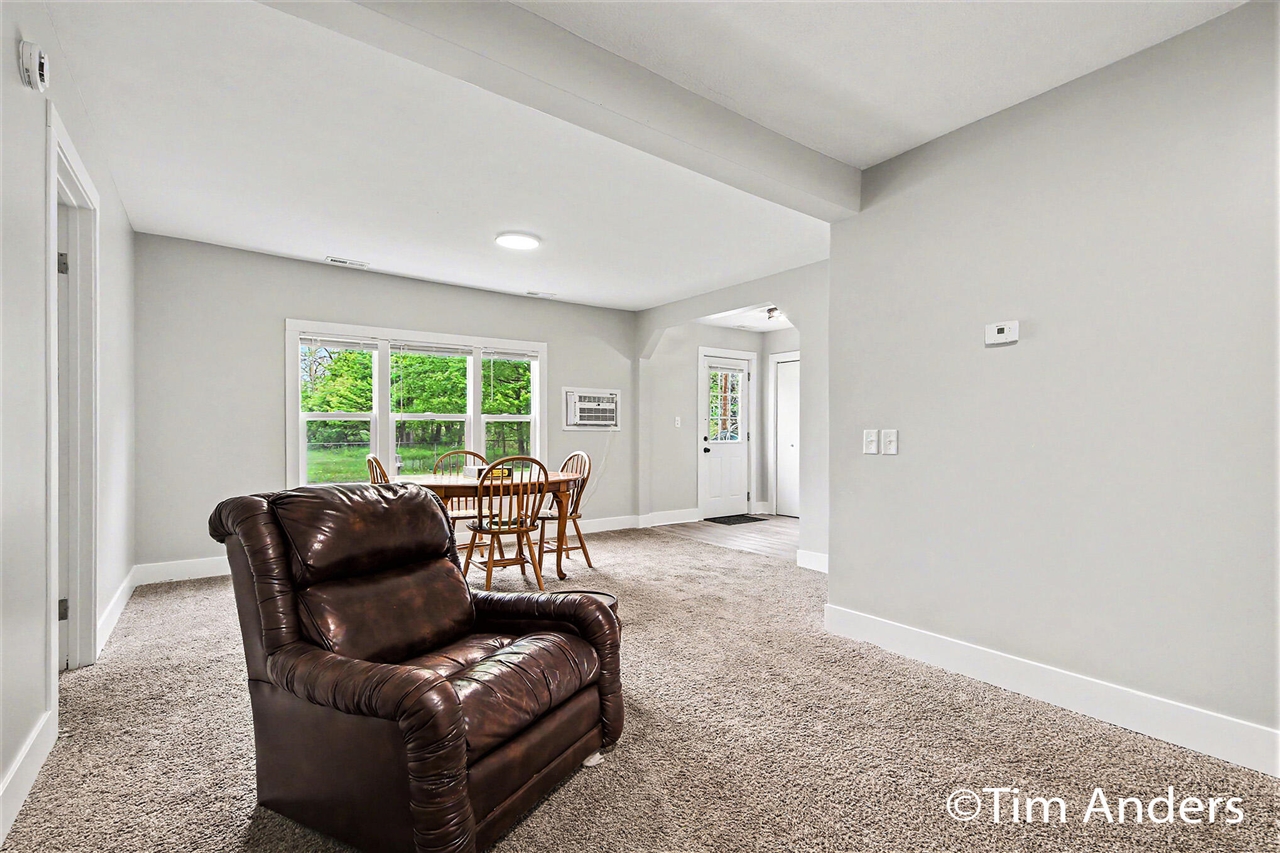 659 Academy Street Property Photo 6