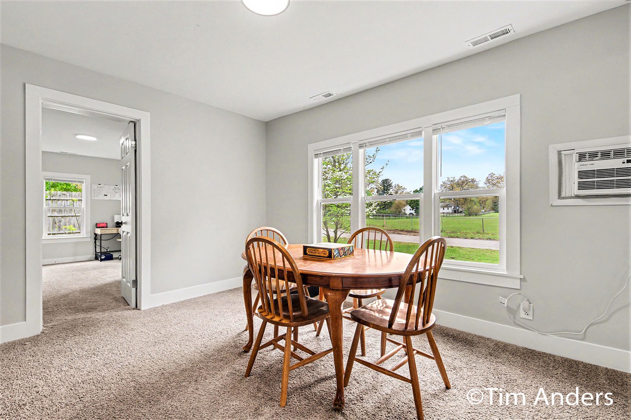 659 Academy Street Property Photo 7
