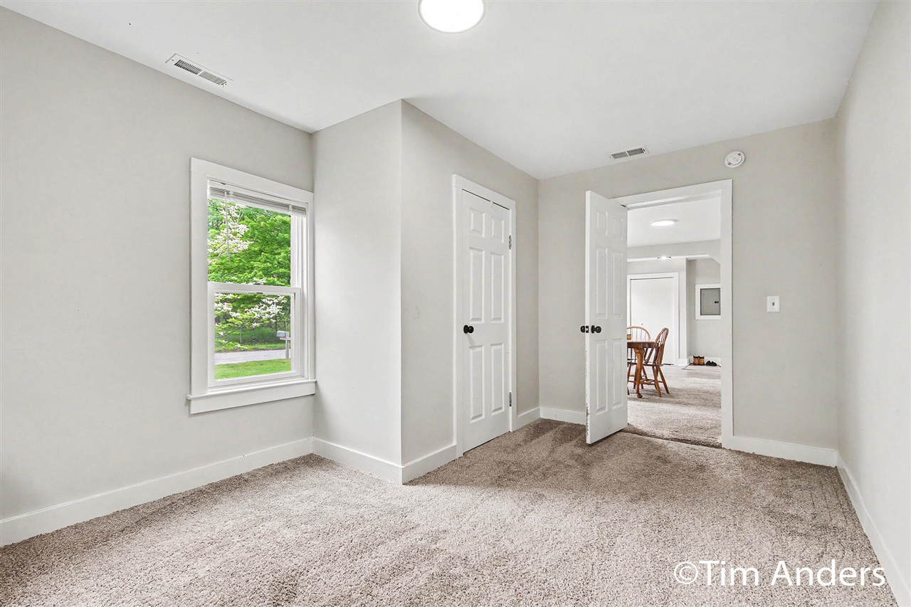 659 Academy Street Property Photo 10