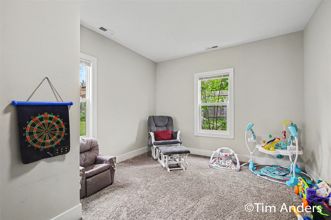 659 Academy Street Property Photo 11