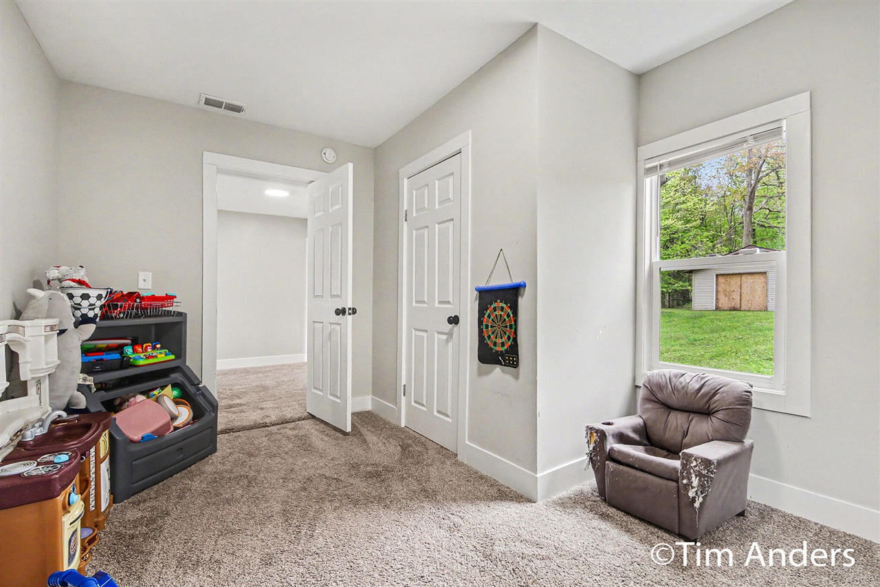 659 Academy Street Property Photo 12