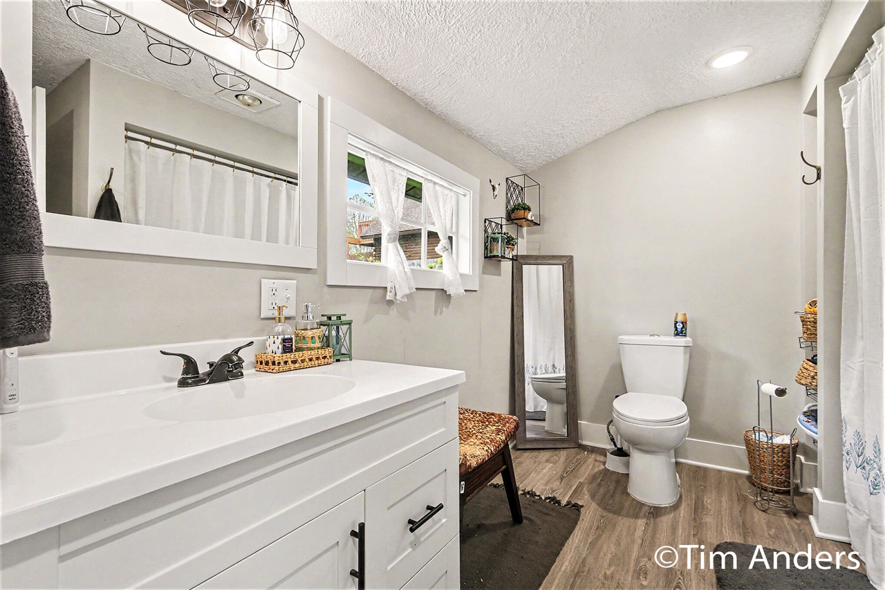 659 Academy Street Property Photo 13