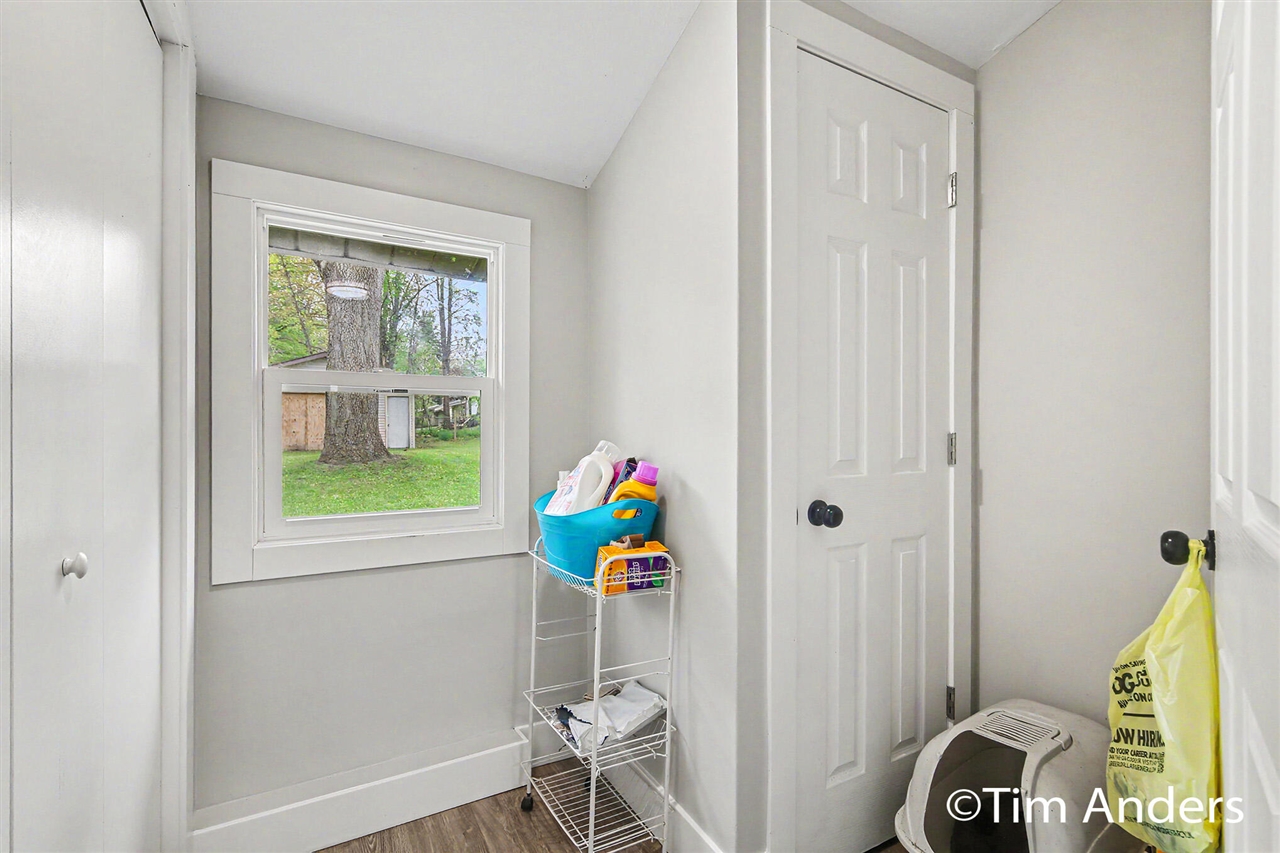 659 Academy Street Property Photo 14