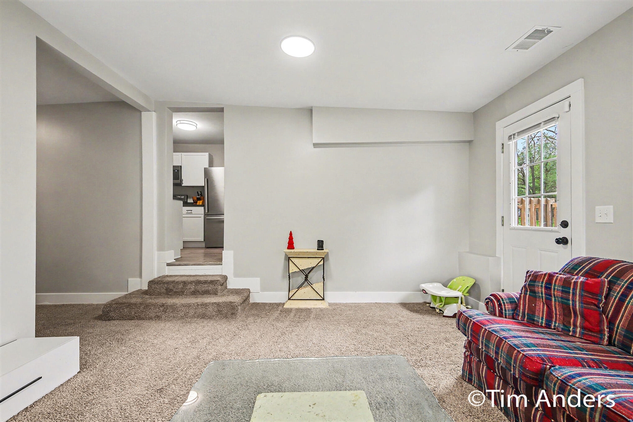 659 Academy Street Property Photo 16
