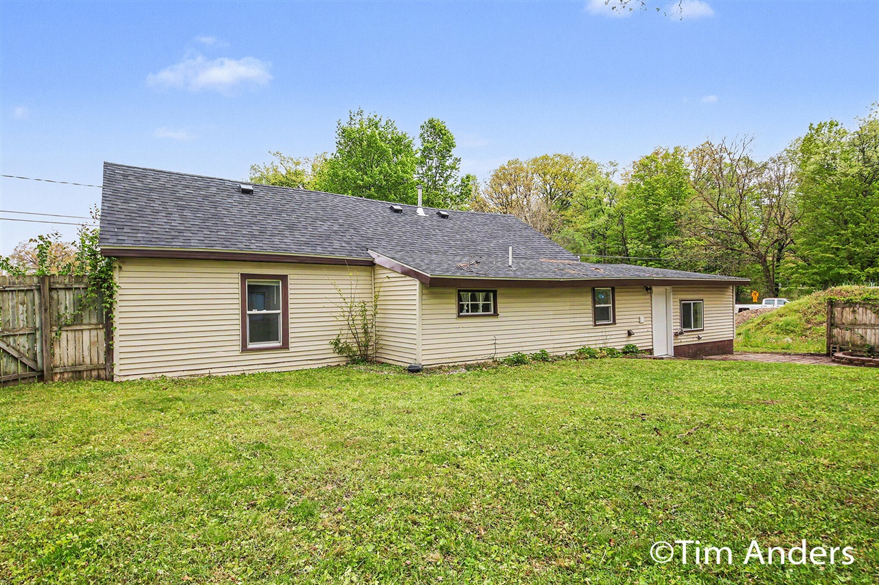 659 Academy Street Property Photo 20