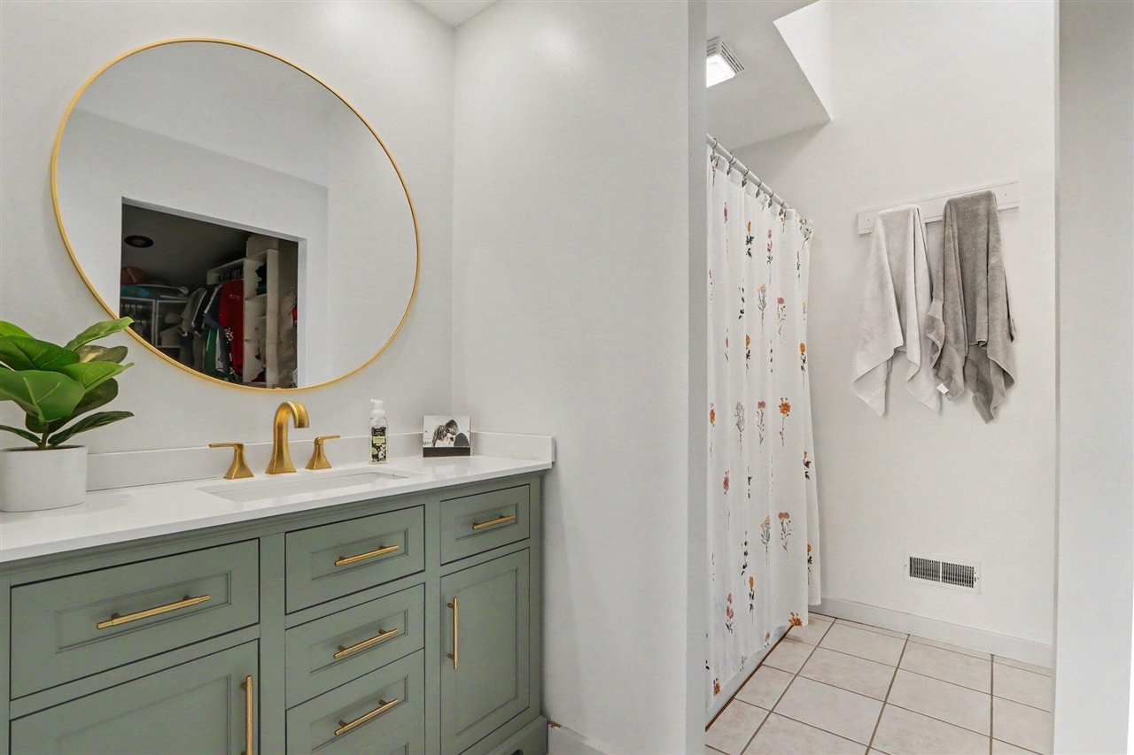 545 Lake Drive Property Photo 7