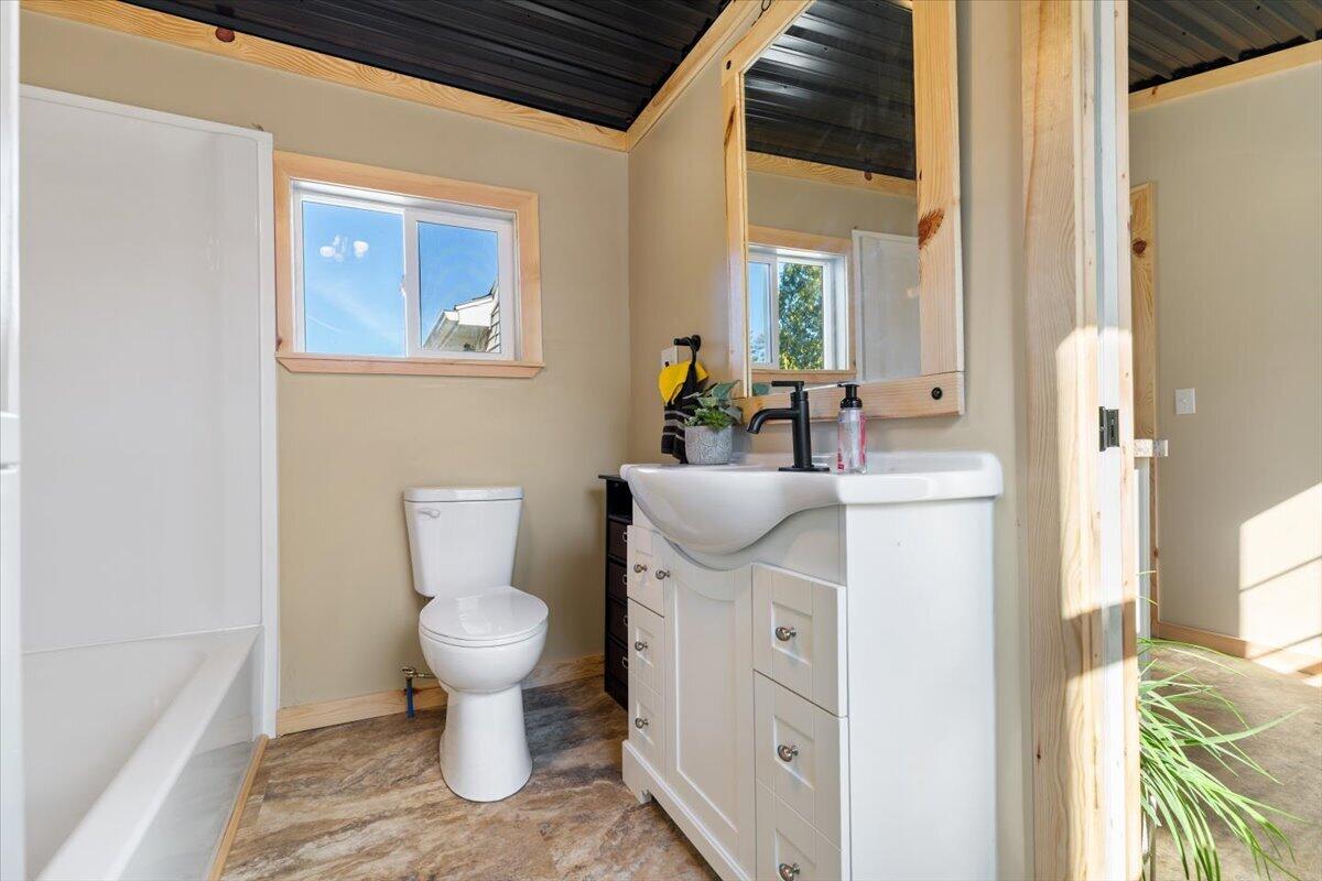 136 Pleasant Drive Property Photo 24