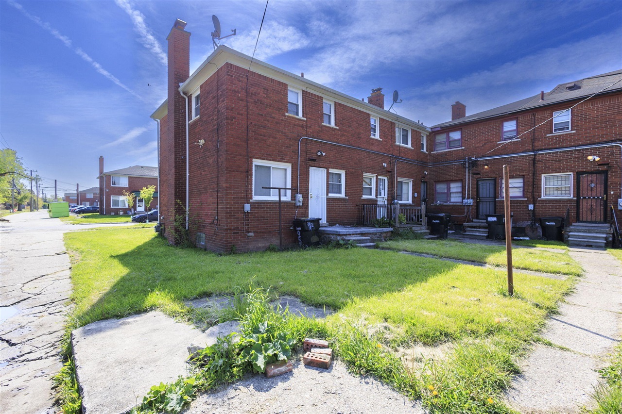 9521 Brace Street Property Photo 3