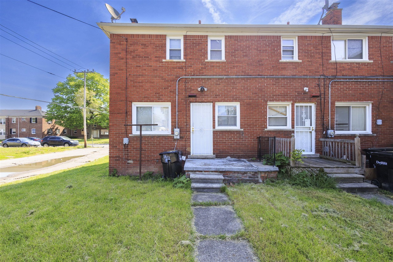 9521 Brace Street Property Photo 4