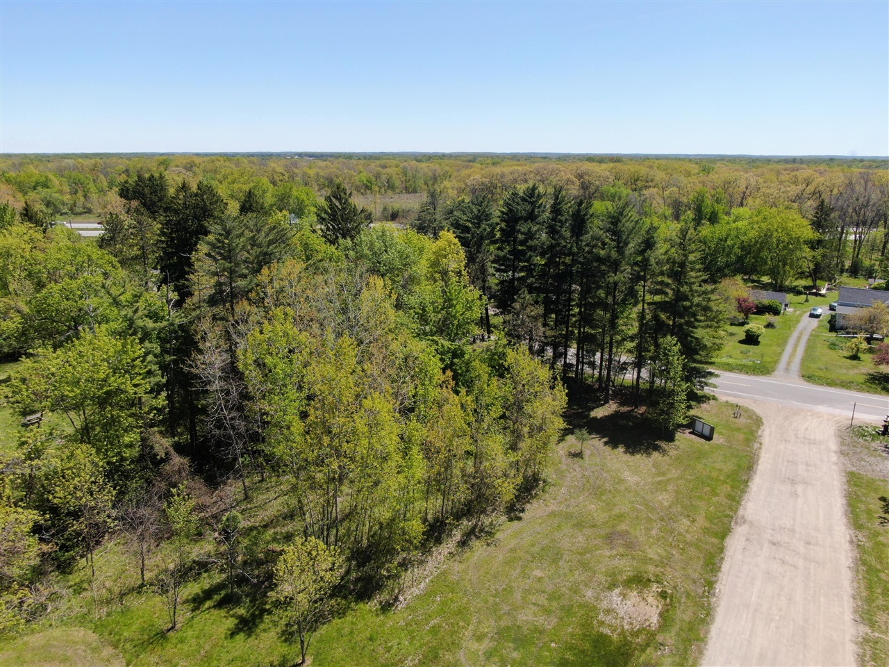 12 Meadowood Lane Property Photo 4