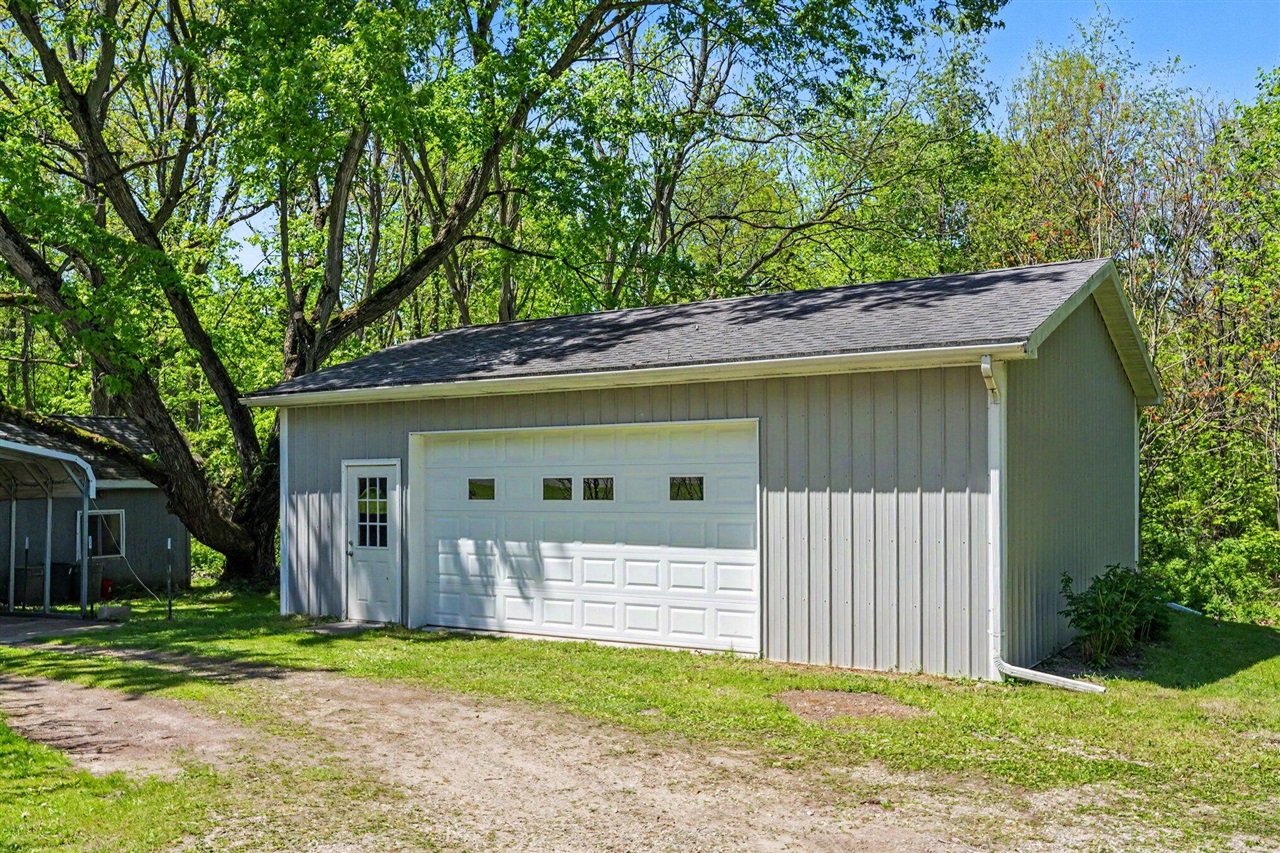 310 S Philip Road Property Photo 8
