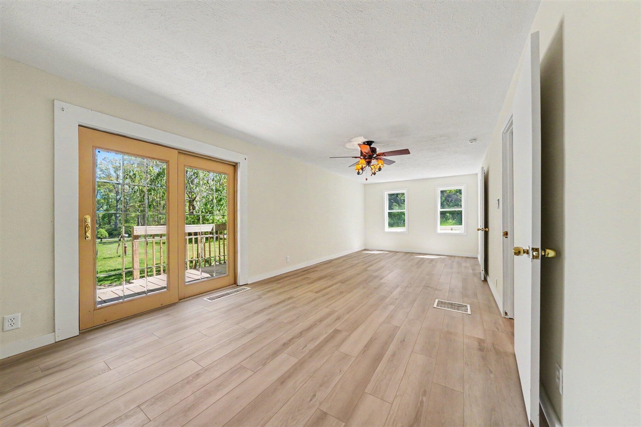 310 S Philip Road Property Photo 10