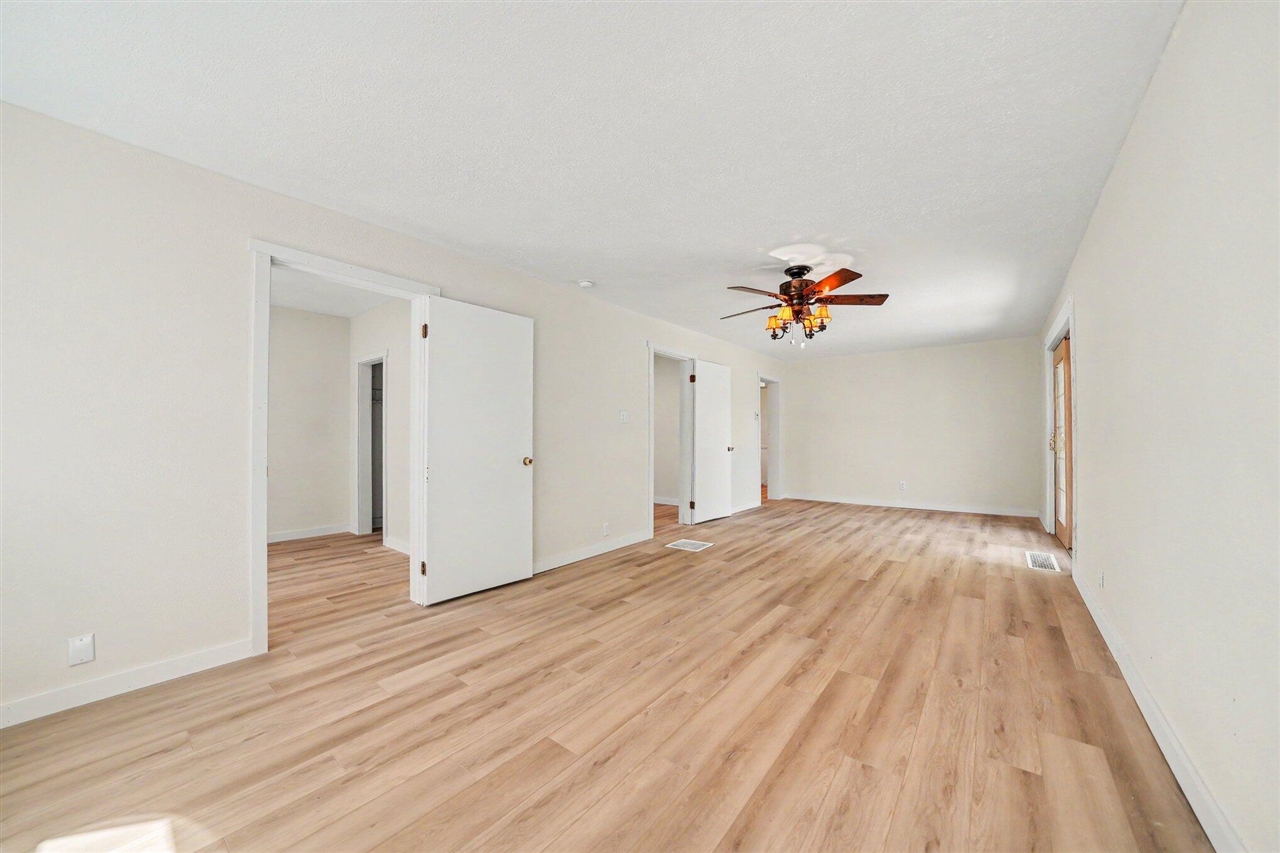 310 S Philip Road Property Photo 11
