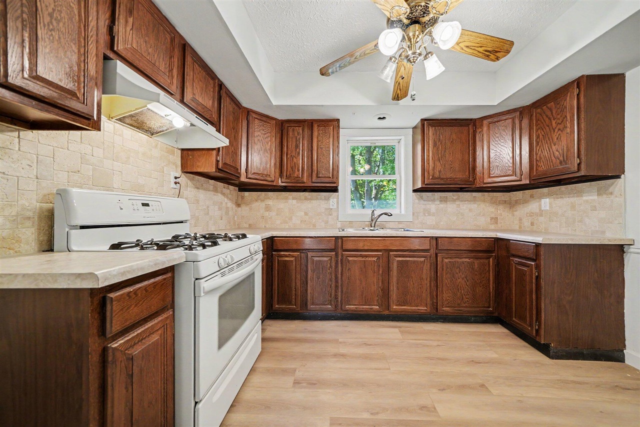 310 S Philip Road Property Photo 12