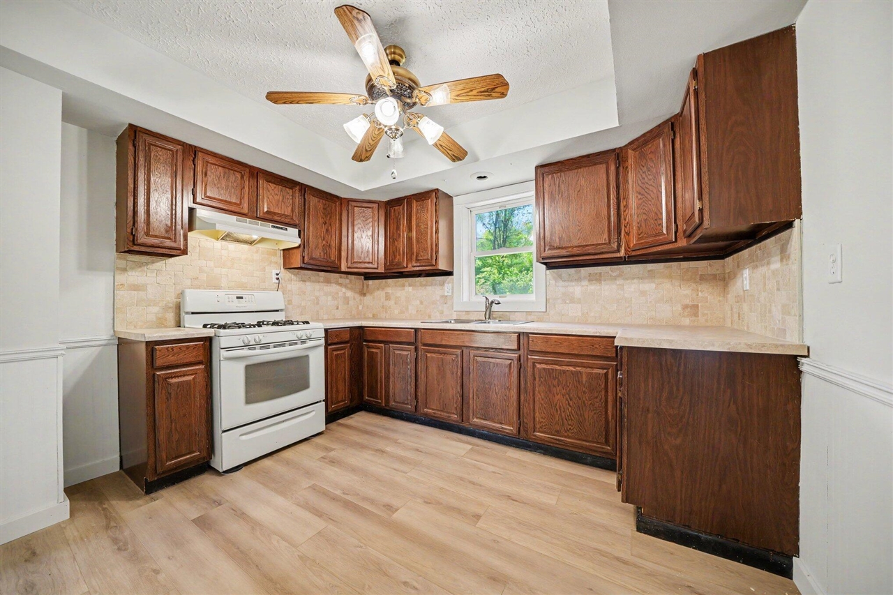 310 S Philip Road Property Photo 13