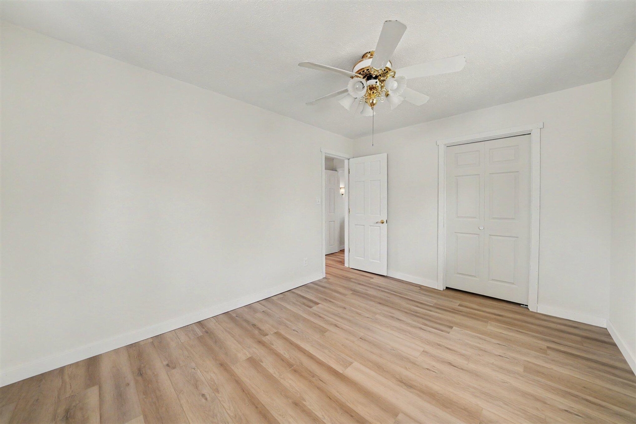310 S Philip Road Property Photo 17