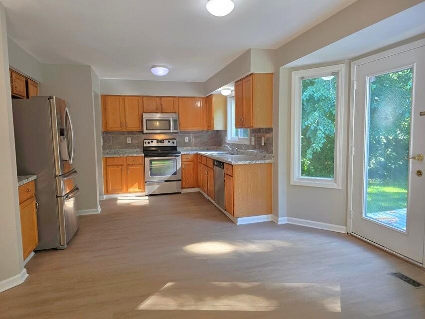 7023 Foxcreek Drive Property Photo 8