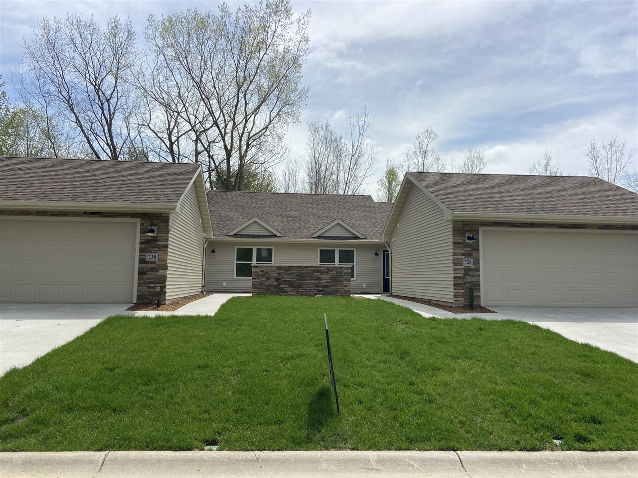 730 Violet Way Property Photo 1