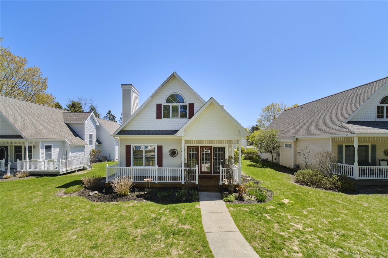 10 Cottage Lane Property Photo 2