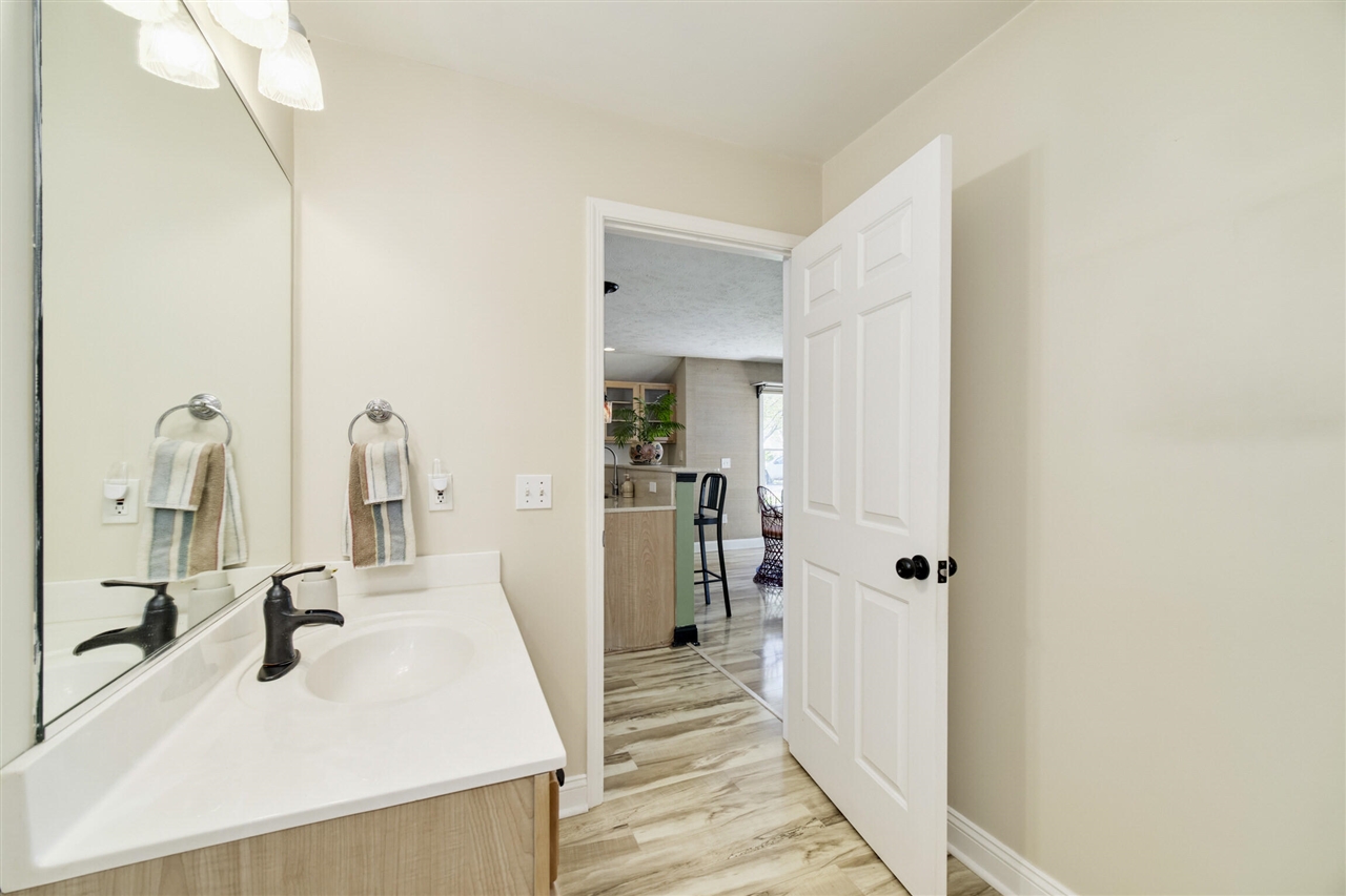 10 Cottage Lane Property Photo 19