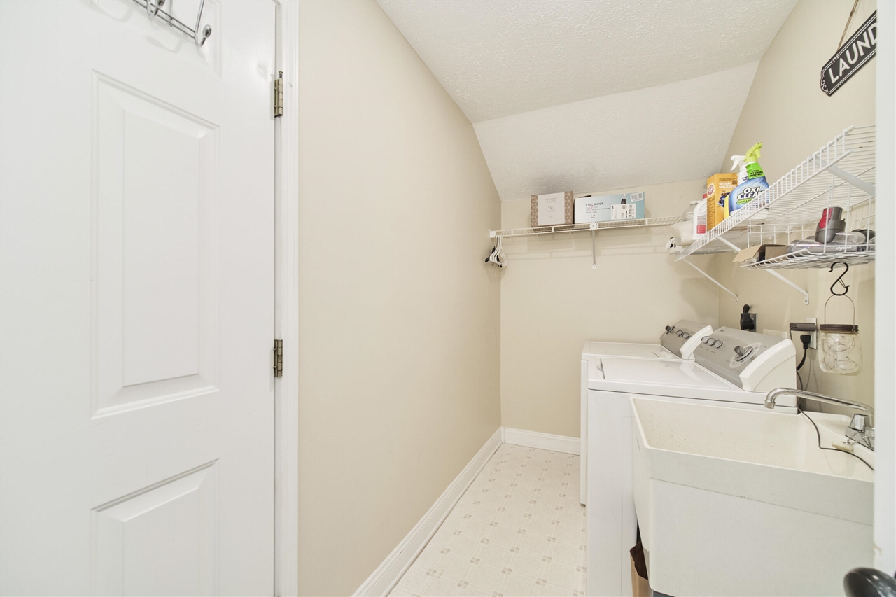 10 Cottage Lane Property Photo 32